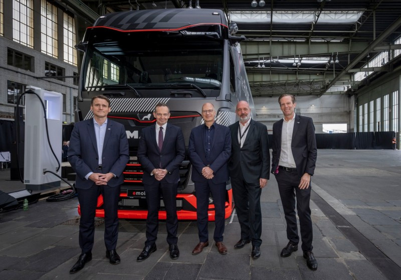MAN, ABB E-mobility ready with 'megawatt charging' in long-haul trucking