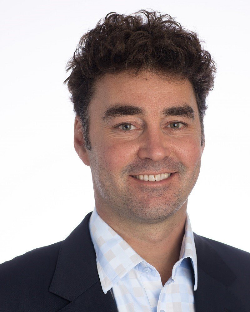 Oxford physicist Henry Snaith bags 2021 Leigh Ann Conn Prize for RE