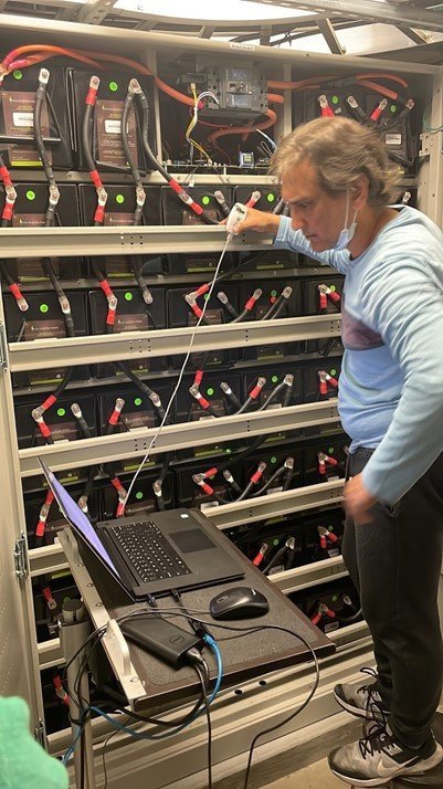 Alkaline Batteries-based power backup system