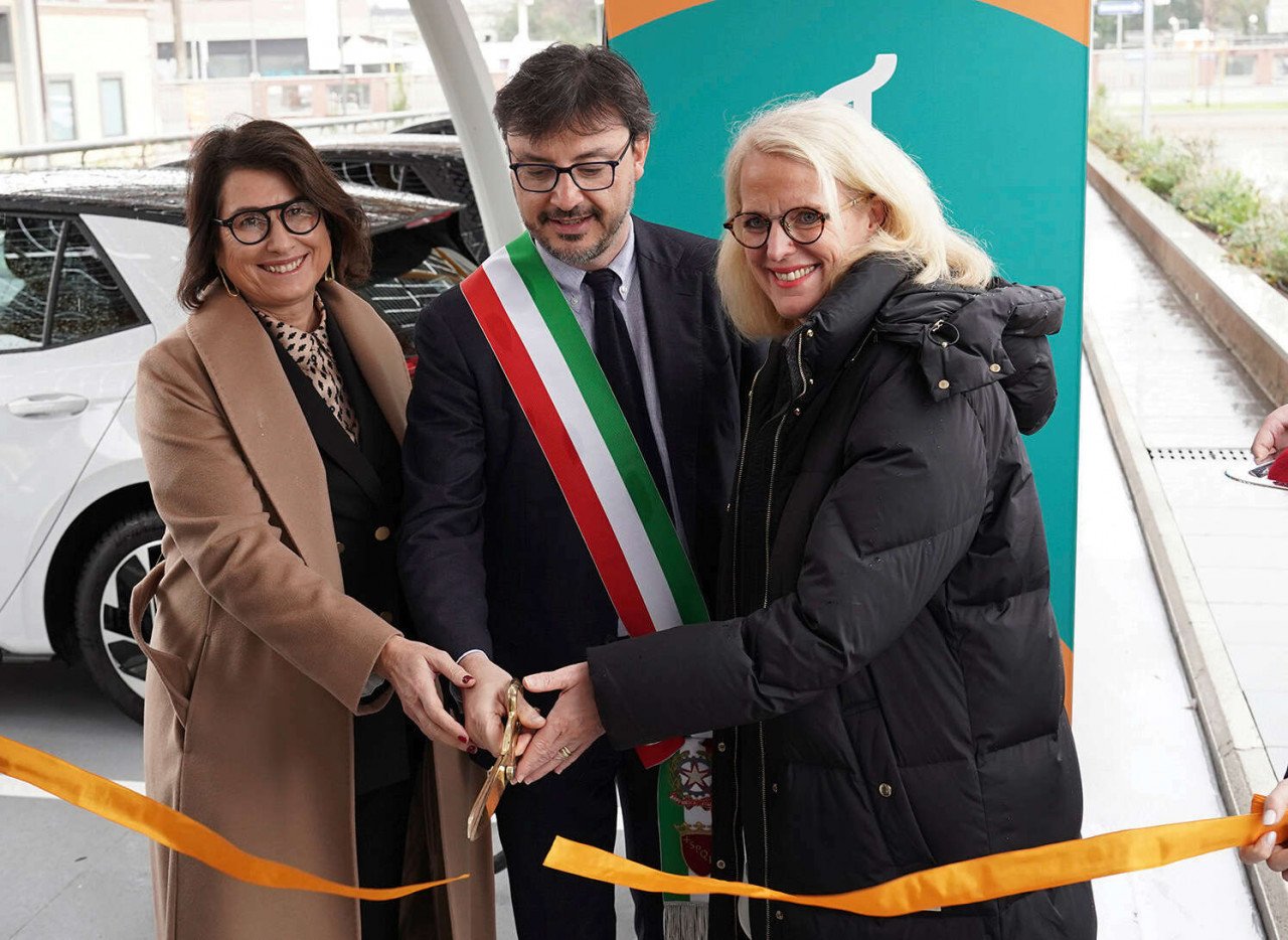 Ewiva EV charging network Italy