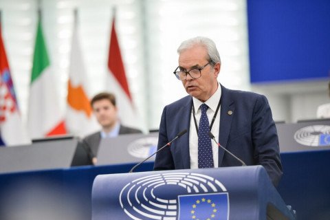 Member of the European Parliament, Achille Variati at the European Parliament session batteries and battery waste. 