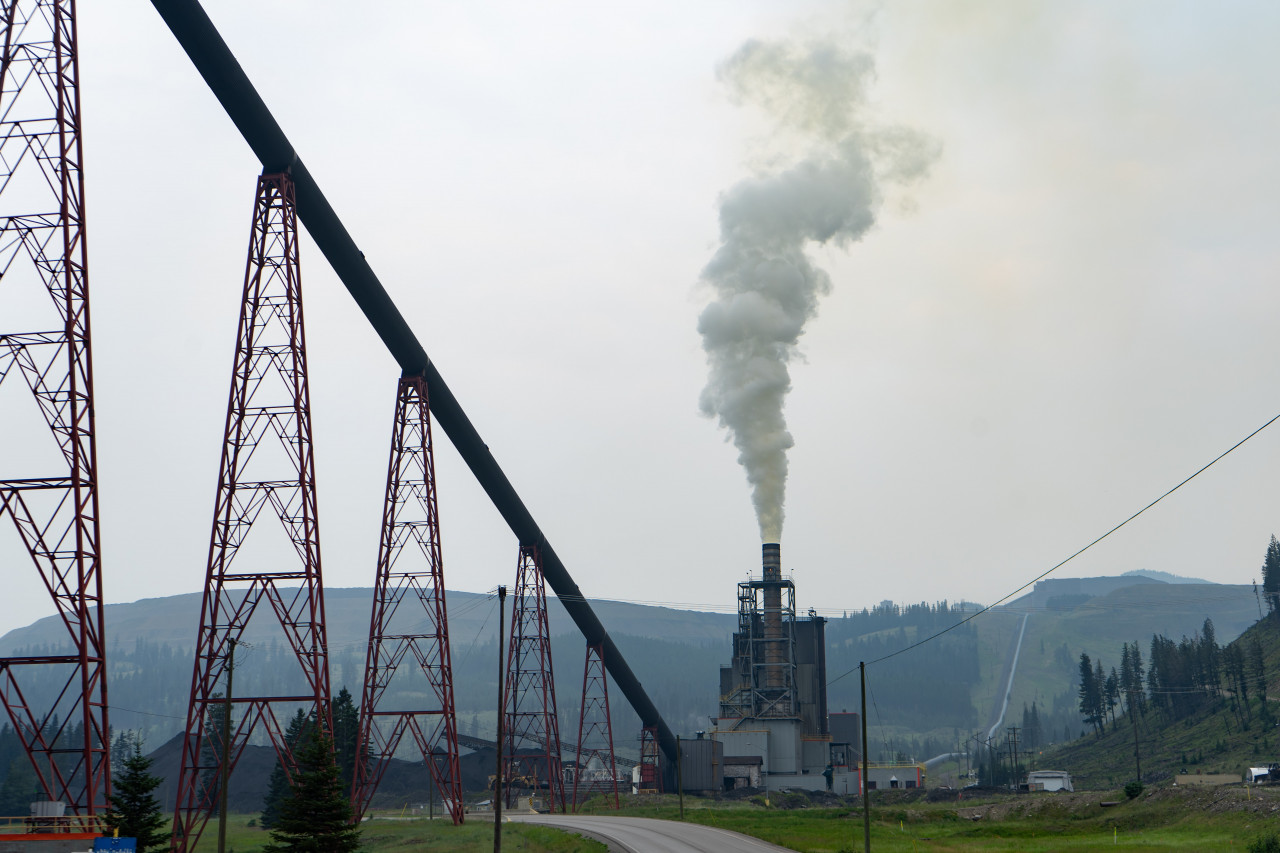 Daily Shorts: Swiss convert satellite antennas to solar plants, South Africa gets more funds to drop coal, and more