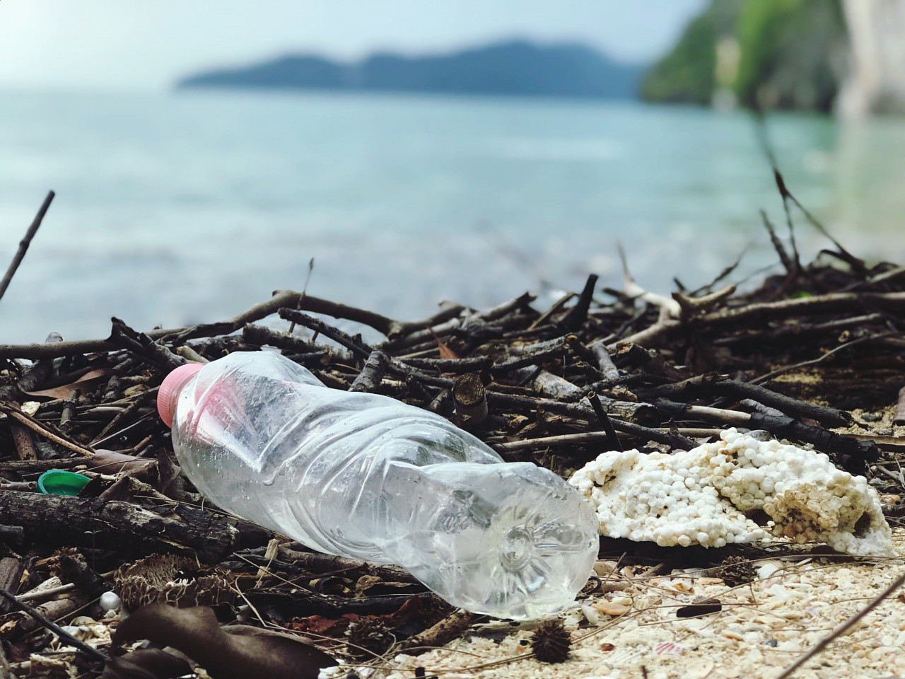 Daily Shorts: Canadian satellite to monitor CO2 from space, global treaty on plastic pollution, and more