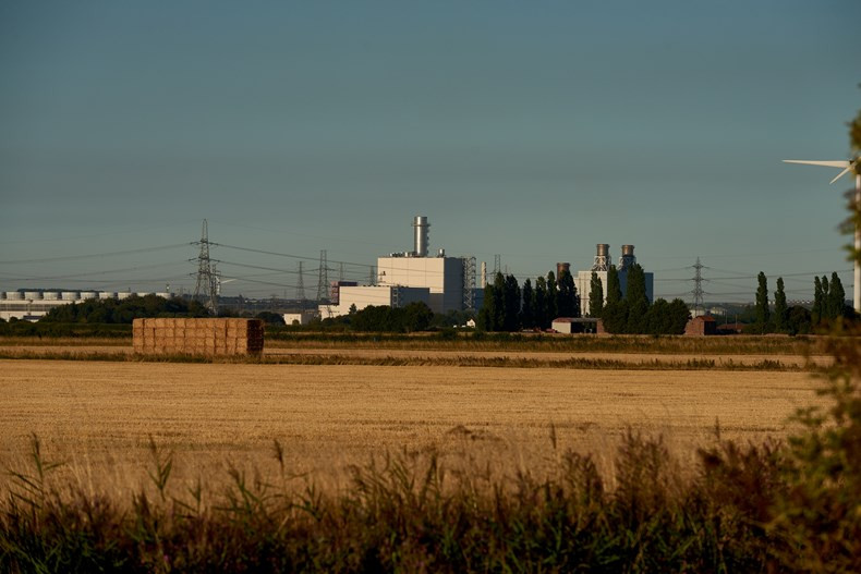 SSE Thermal, Equinor evaluate 900 MW hydrogen power station in England