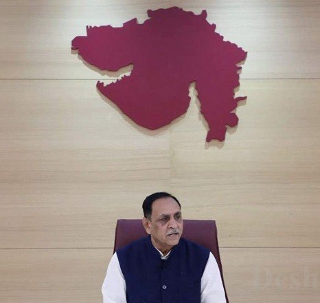 Photo of Gujarat Chief Minister Vijay Rupani addressing a press conference.
